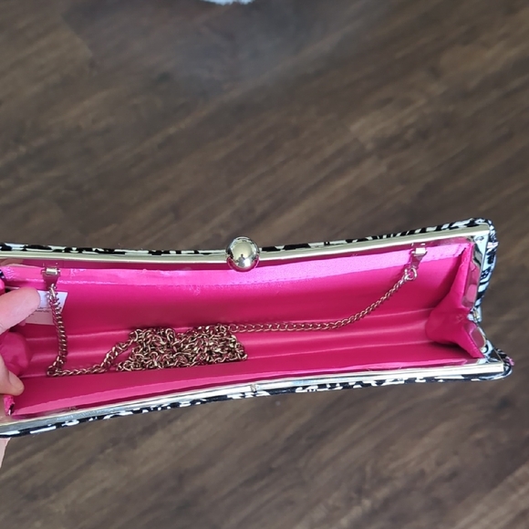 Collectible Patricia Field Barbie Luxe Black And White Clutch/Crossbody - Picture 8 of 9